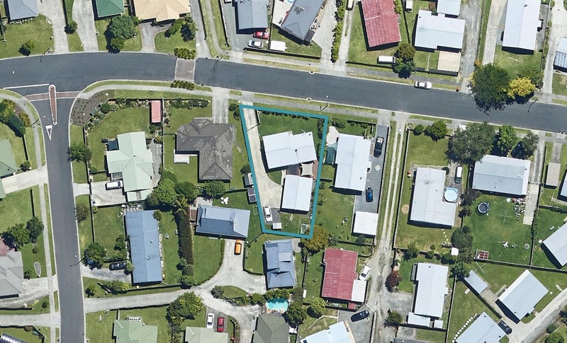 21 Solomon Street, Brookfield, Tauranga - Carousel 1