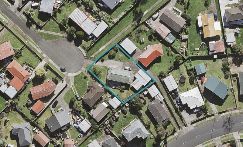 8 Upwood Place, Mangere, Auckland - Carousel 1