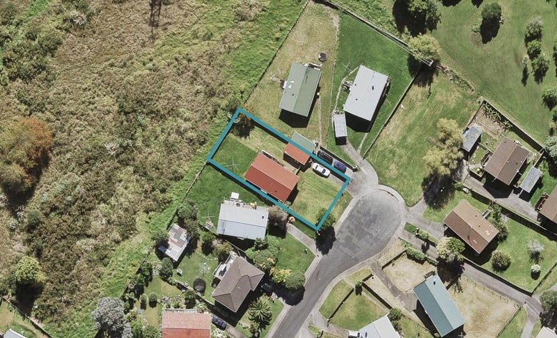 12 Timandra Place, Massey, Auckland - Carousel 1