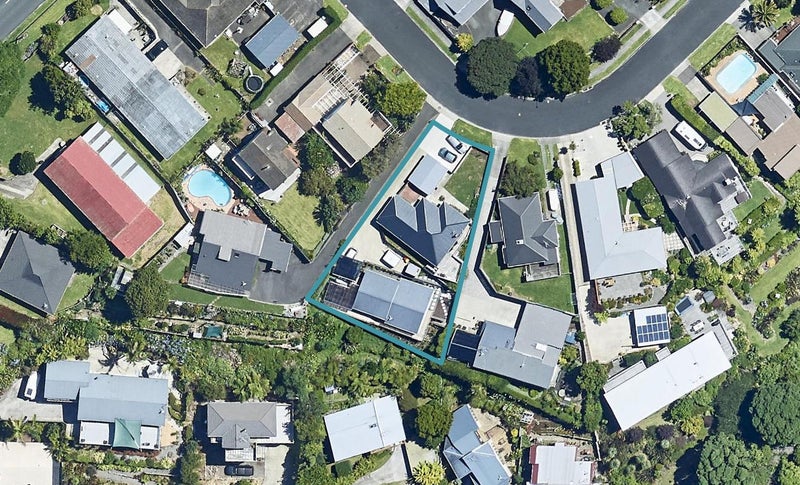 11B Stratford Place, Otumoetai, Tauranga - Carousel 1