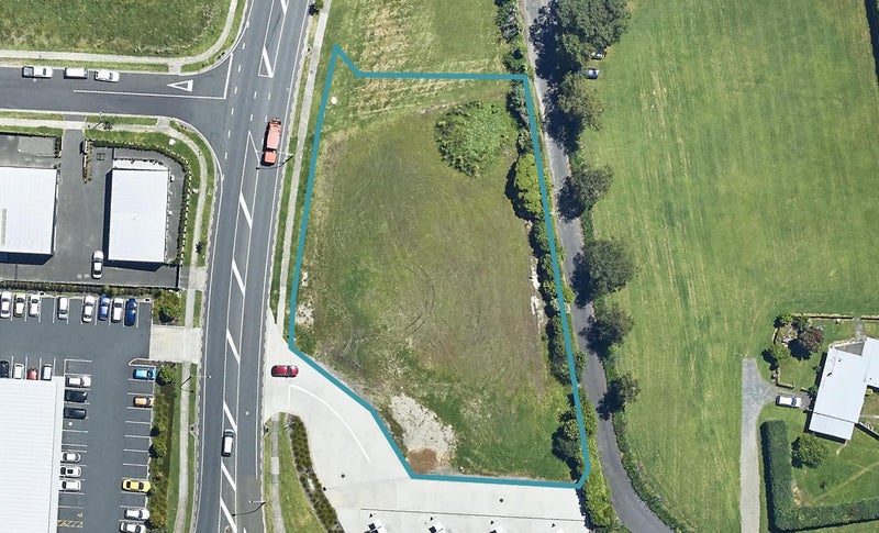 6 Te Paeroa Road, Bethlehem, Tauranga - Carousel 1