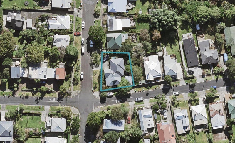 35 Kingsland Avenue, Kingsland, Auckland - Carousel 1
