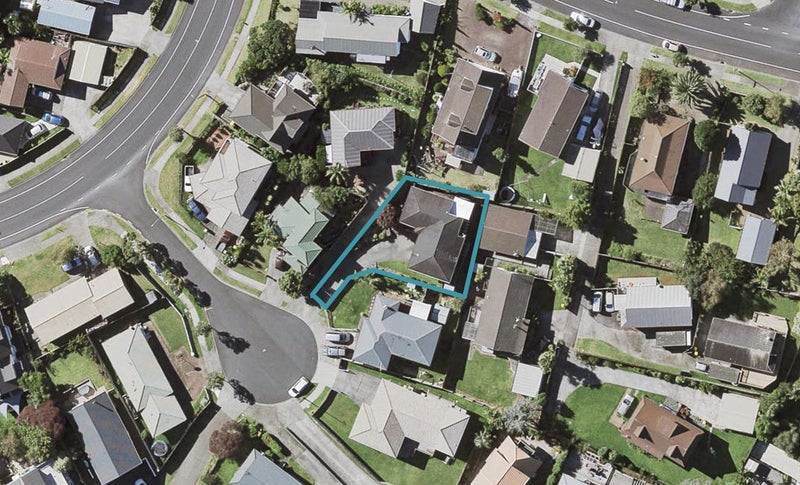 8 Jay Court, Botany Downs, Auckland - Carousel 1