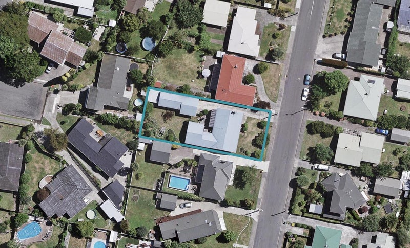 5 Surrey Street, Taradale, Napier - Carousel 1