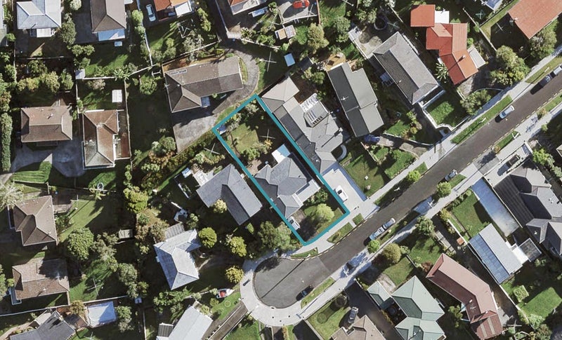 31 Ted William Street, New Windsor, Auckland - Carousel 1