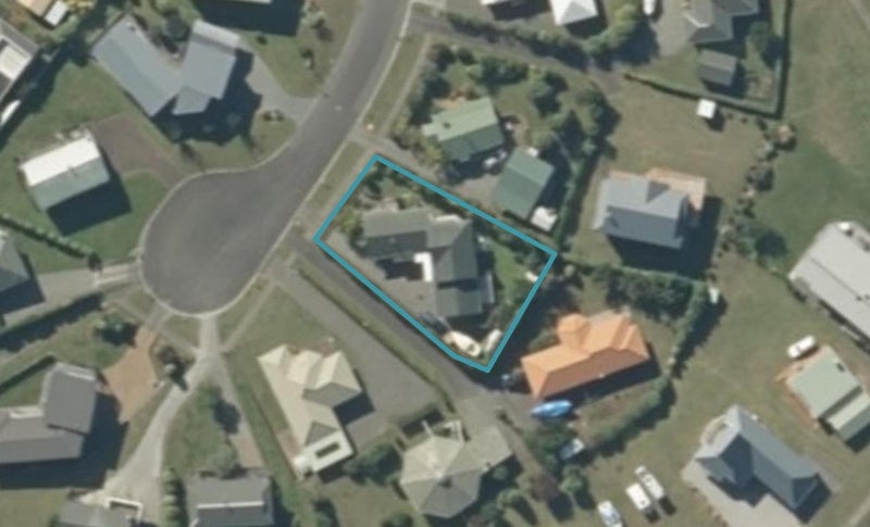 15 Rowena Crescent, Turangi - Carousel 1