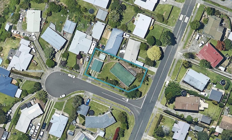 2 Leonard Place, Gate Pa, Tauranga - Carousel 1