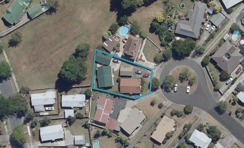 11B Emma Place, Pukete, Hamilton - Carousel 1
