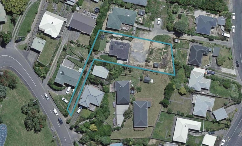 37 Salford Street, Newlands, Wellington - Carousel 1