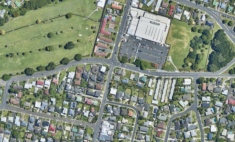 44 Vale Street, Otumoetai, Tauranga - Carousel 1