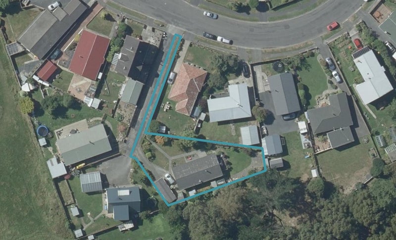 19 Dakota Place, Waldronville, Dunedin - Carousel 1
