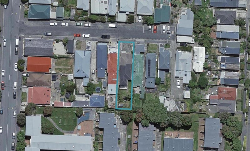 10 Glendavar Street, Berhampore, Wellington - Carousel 1