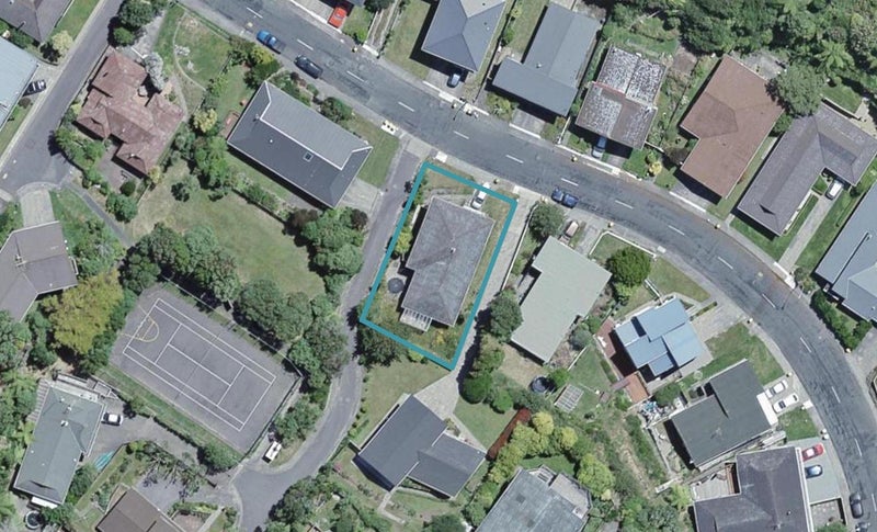 15 Paddington Grove, Karori, Wellington - Carousel 1