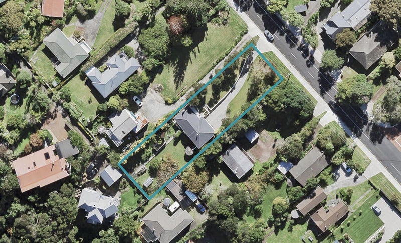 33 Tauhinu Road, Greenhithe, Auckland - Carousel 1