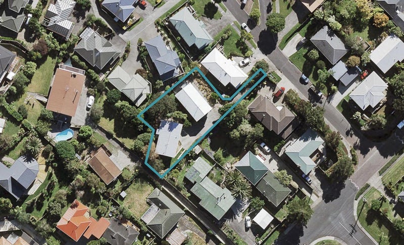 2/2 Mossop Rise, Glenfield, Auckland - Carousel 1