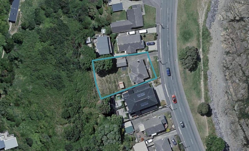 304 Queens Drive, Lyall Bay, Wellington - Carousel 1