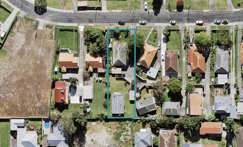33 Hill Crescent, New Lynn, Auckland - Carousel 1