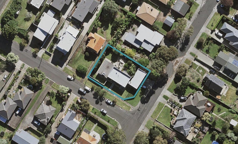 32 Horotutu Road, Greenlane, Auckland - Carousel 1