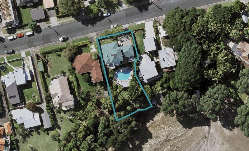 39 Norwood Road, Bayswater, Auckland - Carousel 1