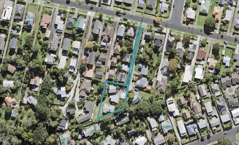 2/77 Beach Haven Road, Beach Haven, Auckland - Carousel 1