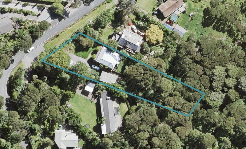 208 Shaw Road, Oratia, Auckland - Carousel 1