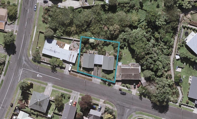 3 Ainslee Street, Highlands Park, New Plymouth - Carousel 1