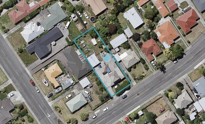 1202 Willowpark Road North, Mayfair, Hastings - Carousel 1