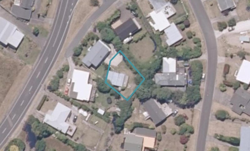 2/17 Besley Place, Acacia Bay, Taupō - Carousel 1
