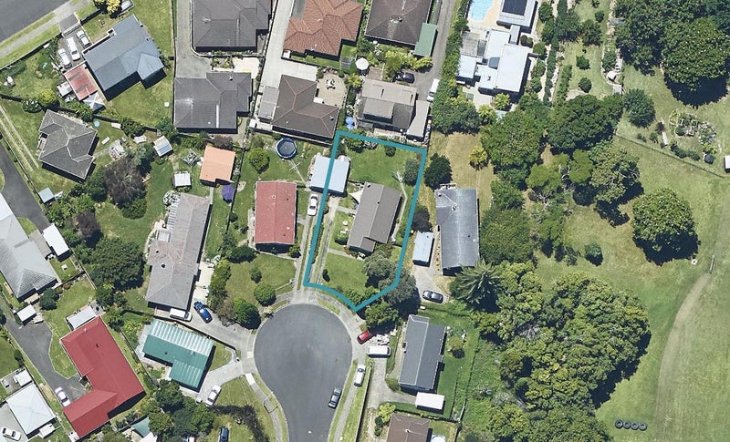16 Pennington Place, Welcome Bay, Tauranga - Carousel 1