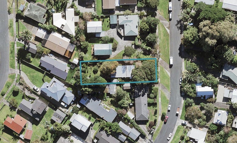 18 Gazelle Avenue, Beach Haven, Auckland - Carousel 1