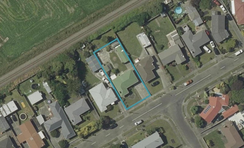 39 Sutherland Crescent, Westbrook, Palmerston North - Carousel 1