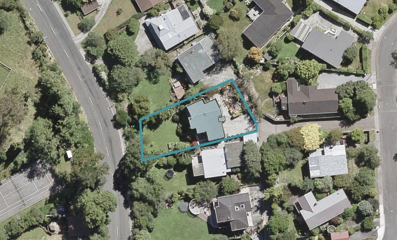 2 Taunton Way, Pinehaven, Upper Hutt - Carousel 1