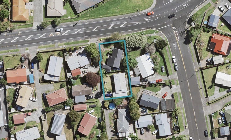 2/444 Swanson Road, Ranui, Auckland - Carousel 1