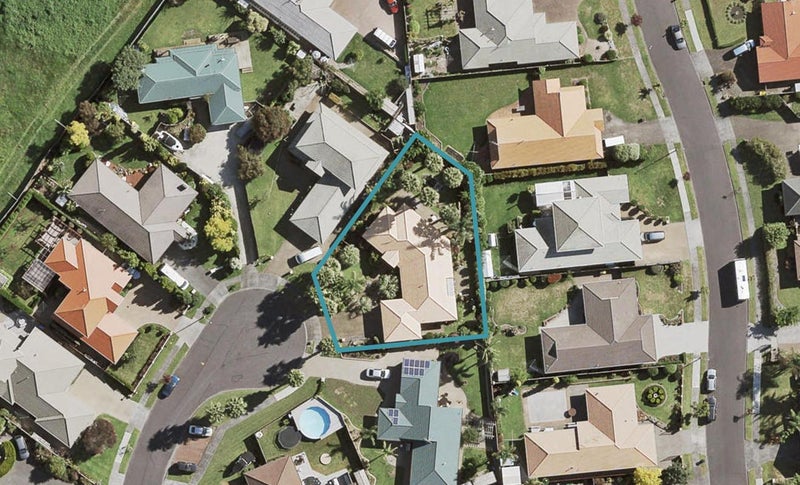 11 Aristoy Close, Conifer Grove, Takanini - Carousel 1