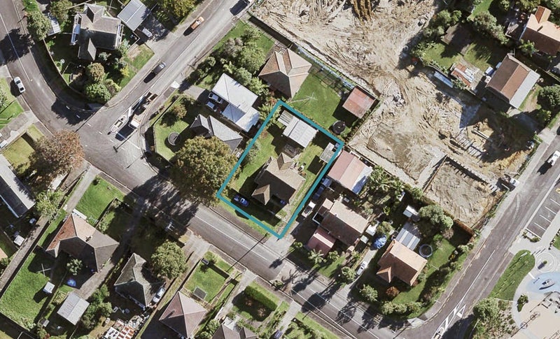 39 Herdman Street, Waterview, Auckland - Carousel 1