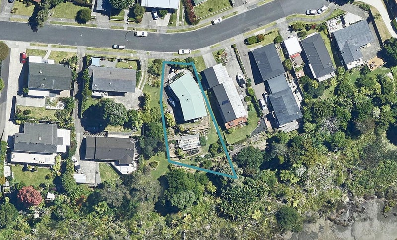 20 Sunny Bay Road, Matua, Tauranga - Carousel 1