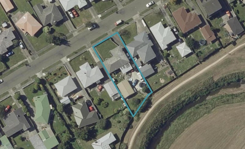 16 Somerset Crescent, Highbury, Palmerston North - Carousel 1