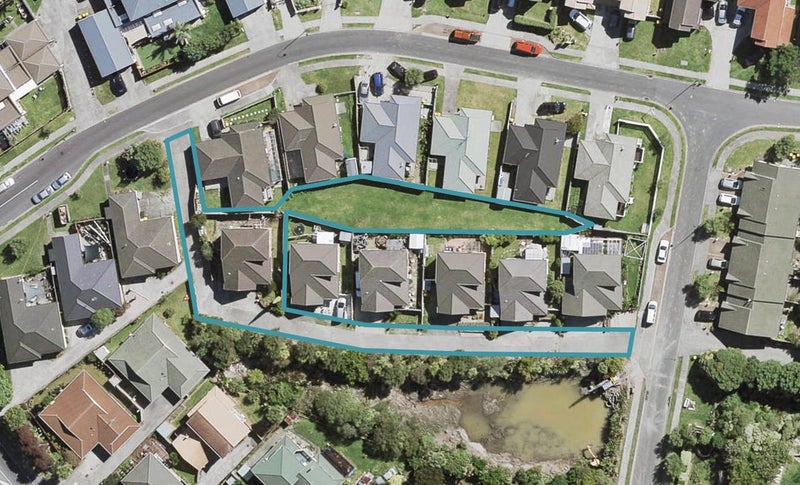 16 Lucienne Drive, Ranui, Auckland - Carousel 1