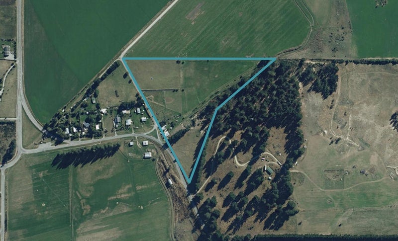 8 Hawea Back Road, Wanaka - Carousel 1