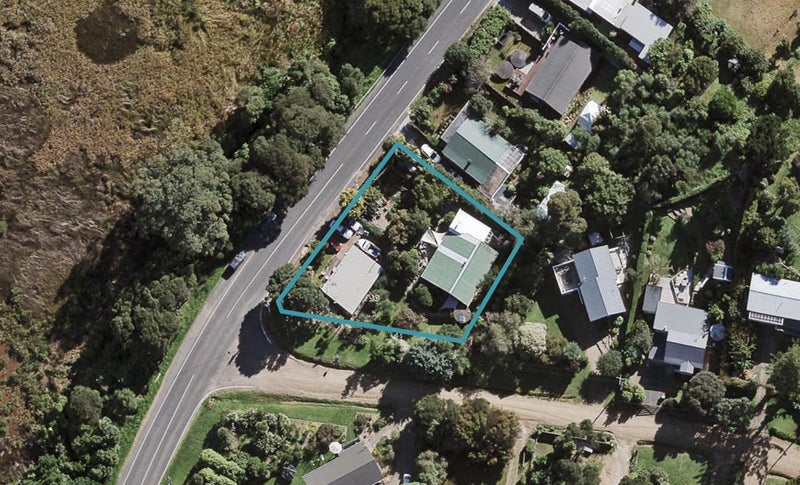 30 Wharf Road, Ostend, Waiheke Island - Carousel 1