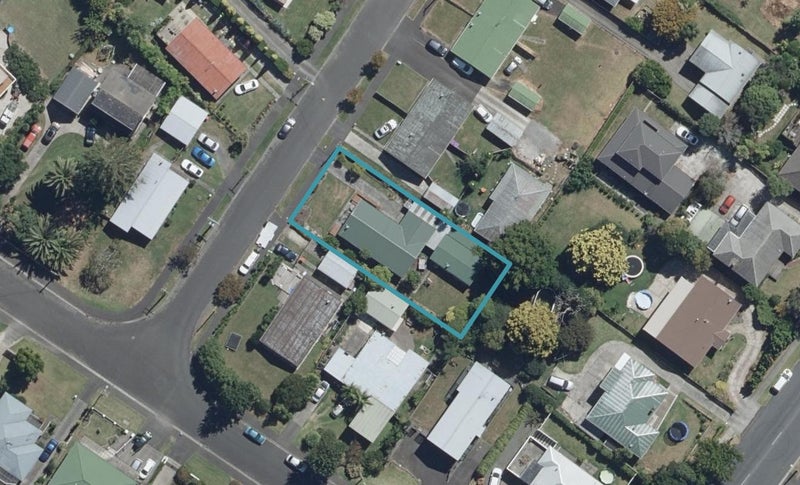 4 Holloway Place, Forest Lake, Hamilton - Carousel 1