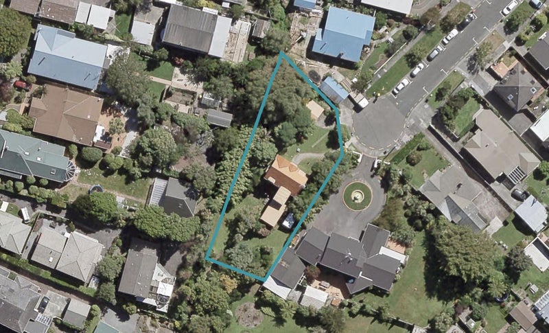 15 Colin Grove, Hutt Central, Lower Hutt - Carousel 1