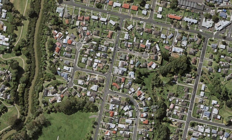 63 Hills Road, Otara, Auckland - Carousel 1