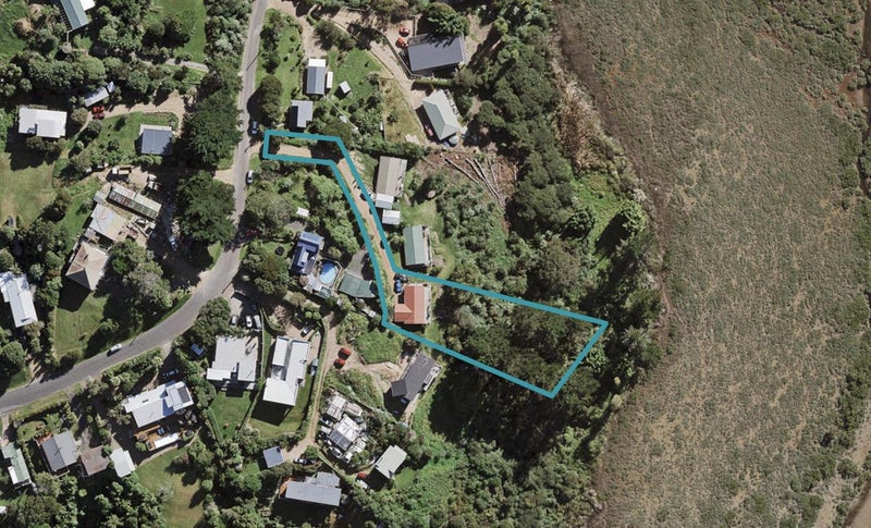 27A Calais Terrace, Ostend, Waiheke Island - Carousel 1