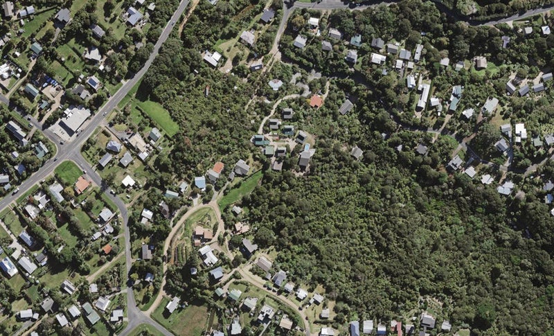 8/8 Victoria Road North, Onetangi, Waiheke Island - Carousel 1