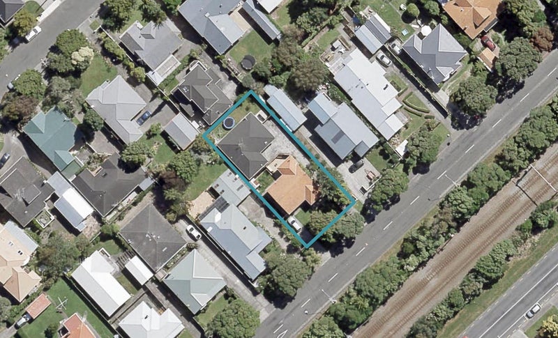 2/69 Pohutukawa Street, Woburn, Lower Hutt - Carousel 1