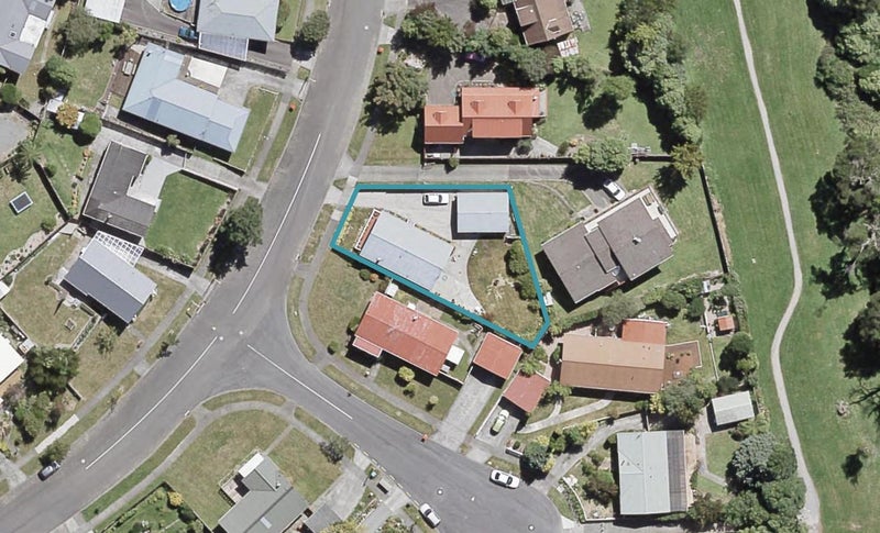 54 Larchmont Grove, Totara Park, Upper Hutt - Carousel 1