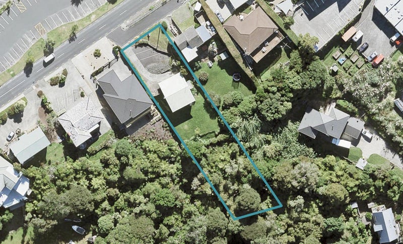 6 Wade River Road, Stanmore Bay, Whangaparaoa - Carousel 1