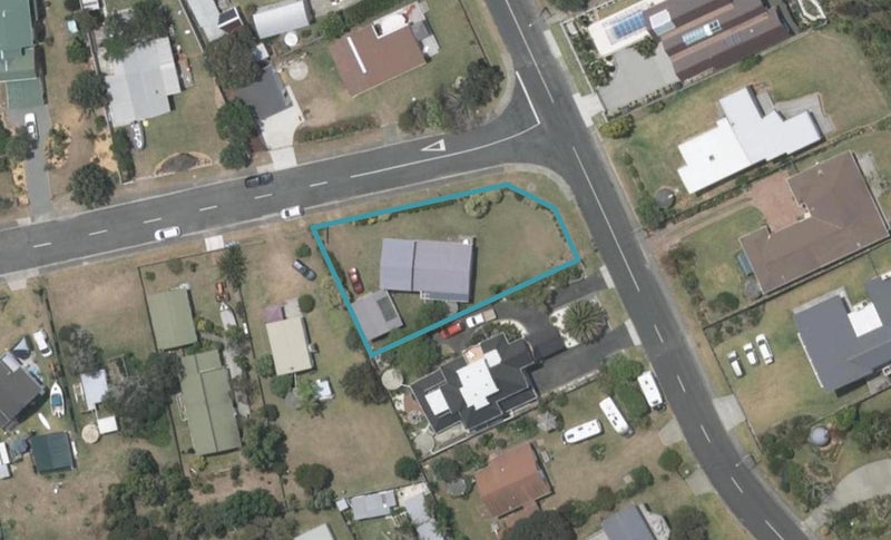12 Robert Street, Mangawhai Heads, Mangawhai - Carousel 1