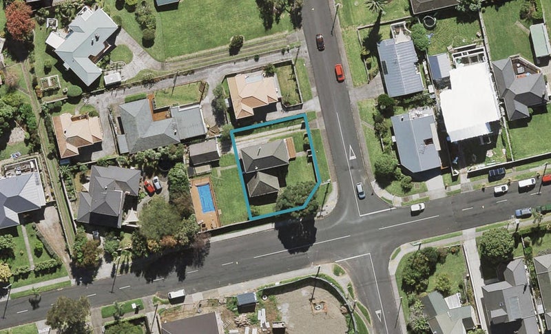 26 Woodward Avenue, Mangere Bridge, Auckland - Carousel 1